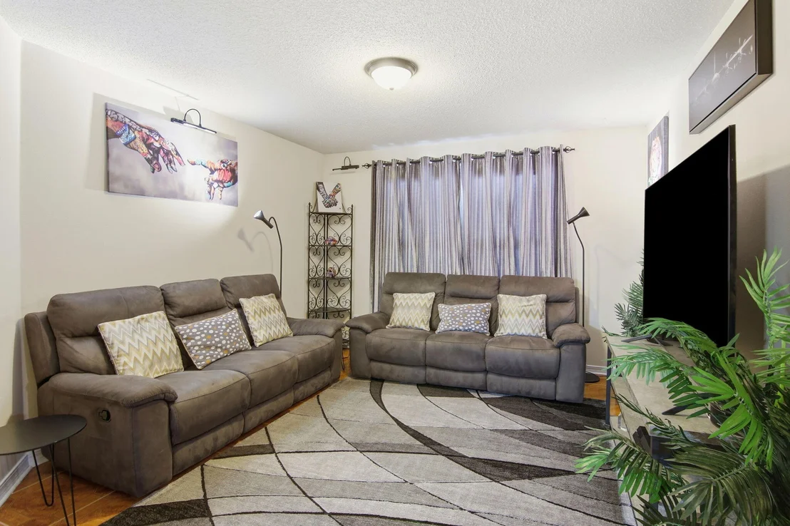 Photo of 466 Jillian Drive