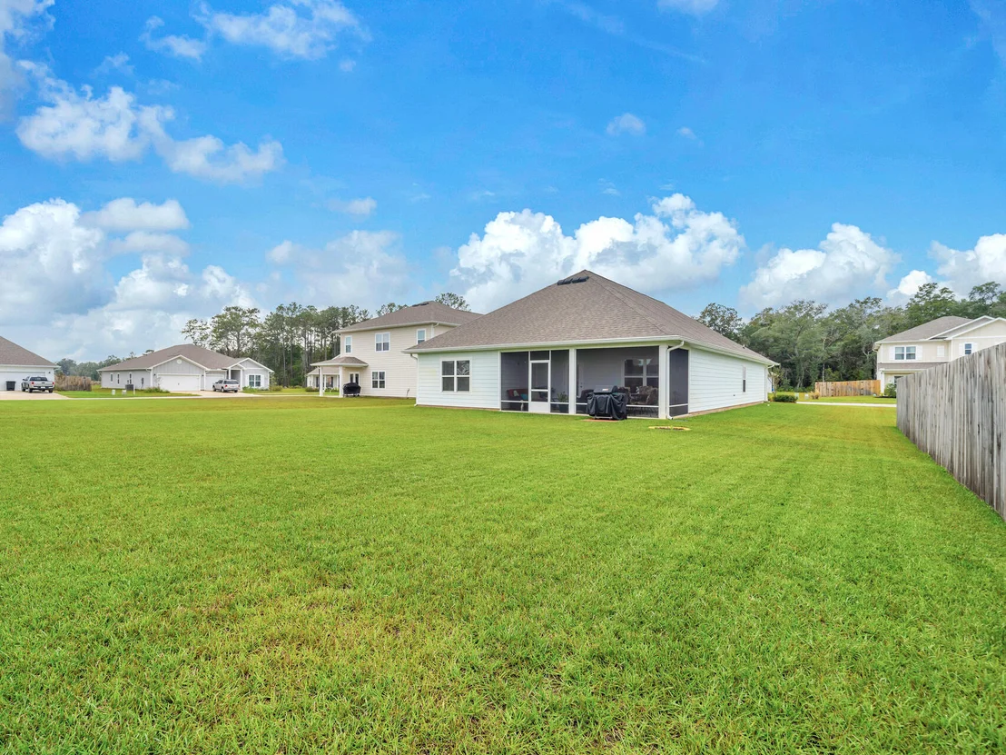 Photo of 131 W Oak Trees Lane