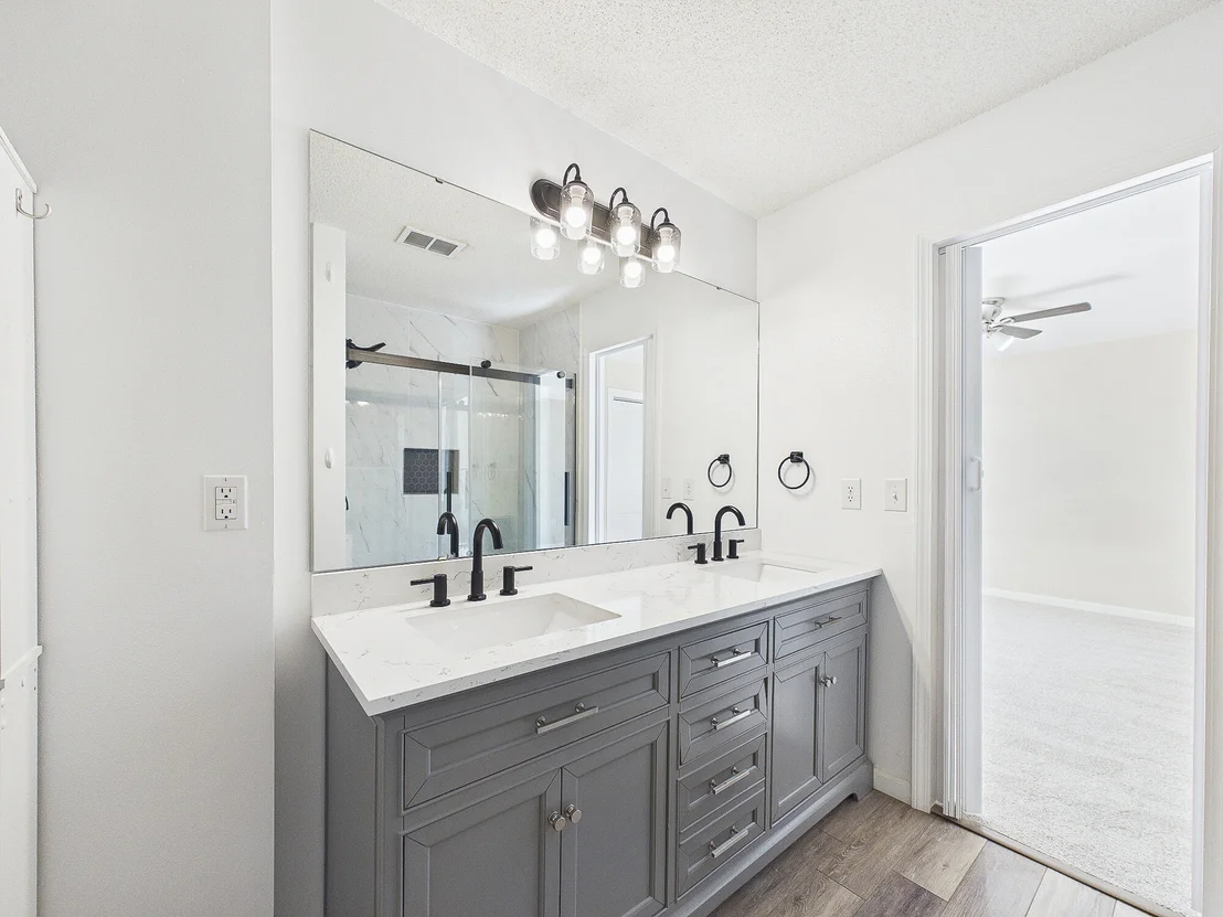 Photo of 3284 Fairview Avenue