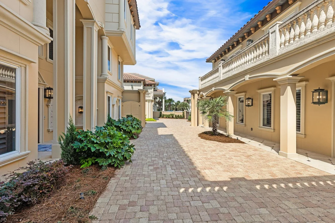 Photo of 4772 Ocean Boulevard