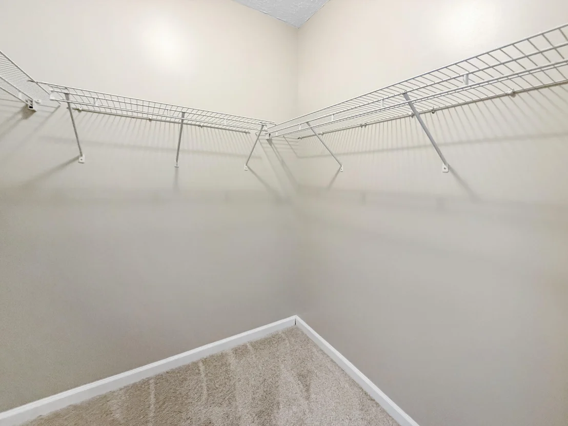 Photo of 2490 S Lakeview Drive
