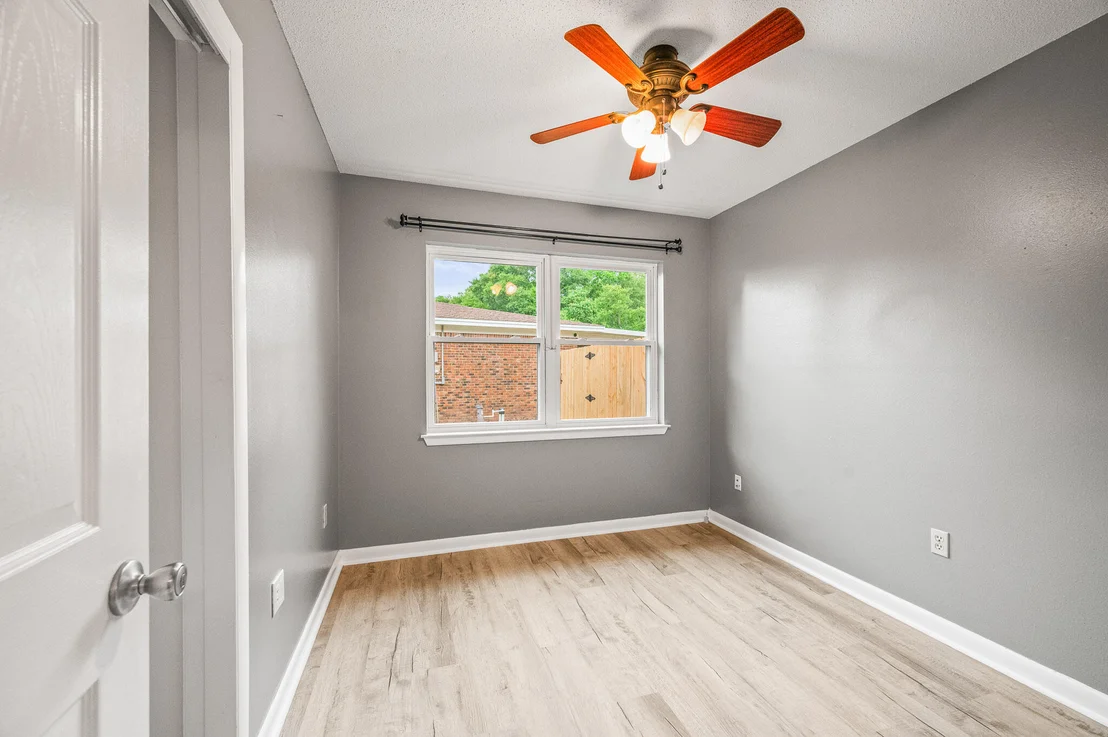 Photo of 3 NE Windsor Lane