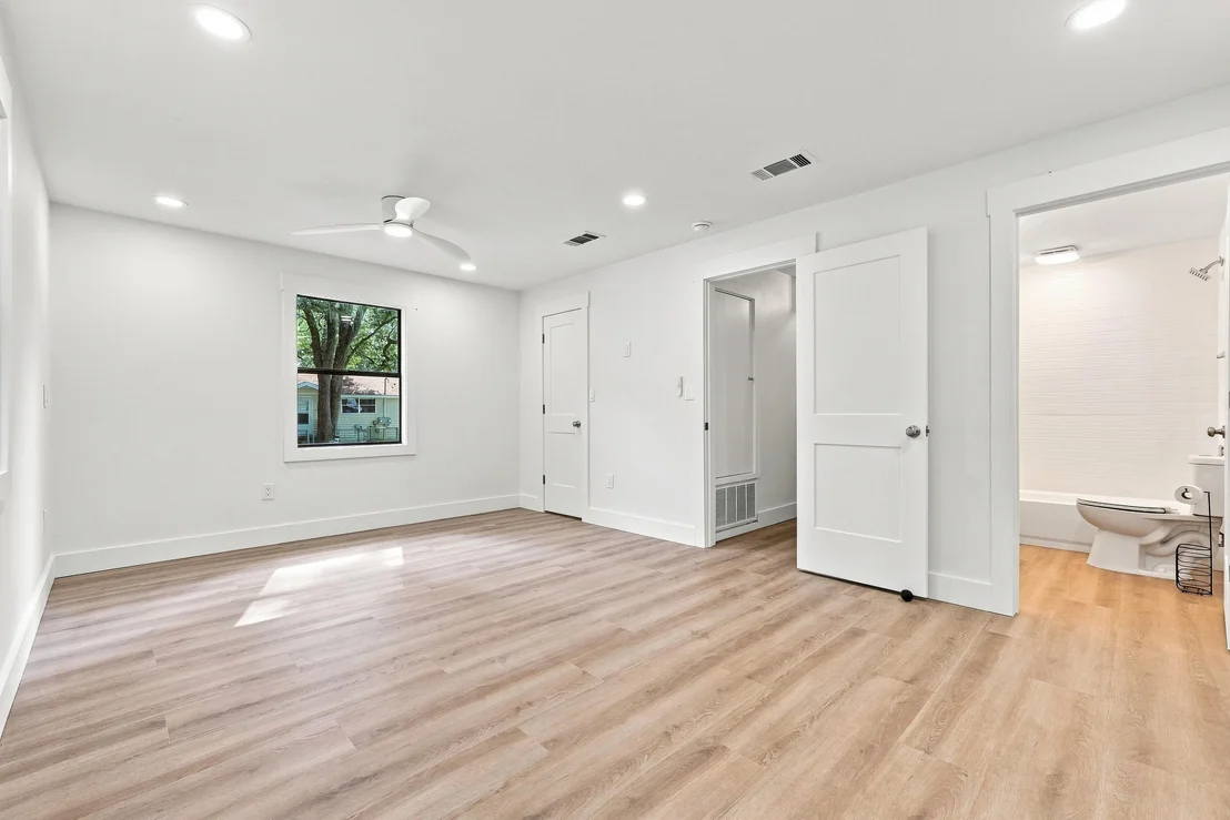 Photo of 1215 S Cedar Avenue