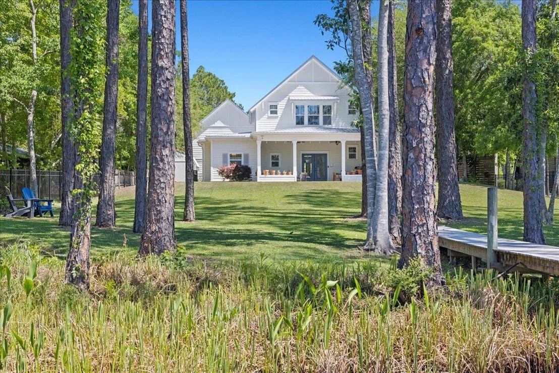 Photo of 103 W Bayou Forest Drive