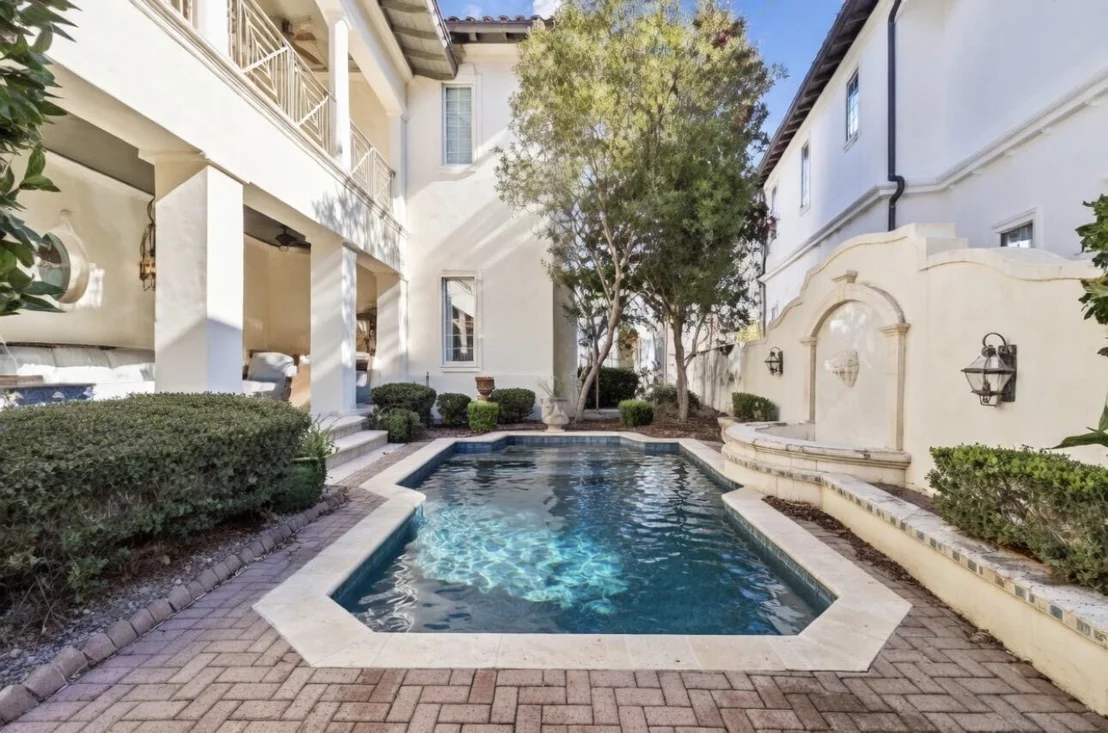Photo of 152 White Cliffs Boulevard