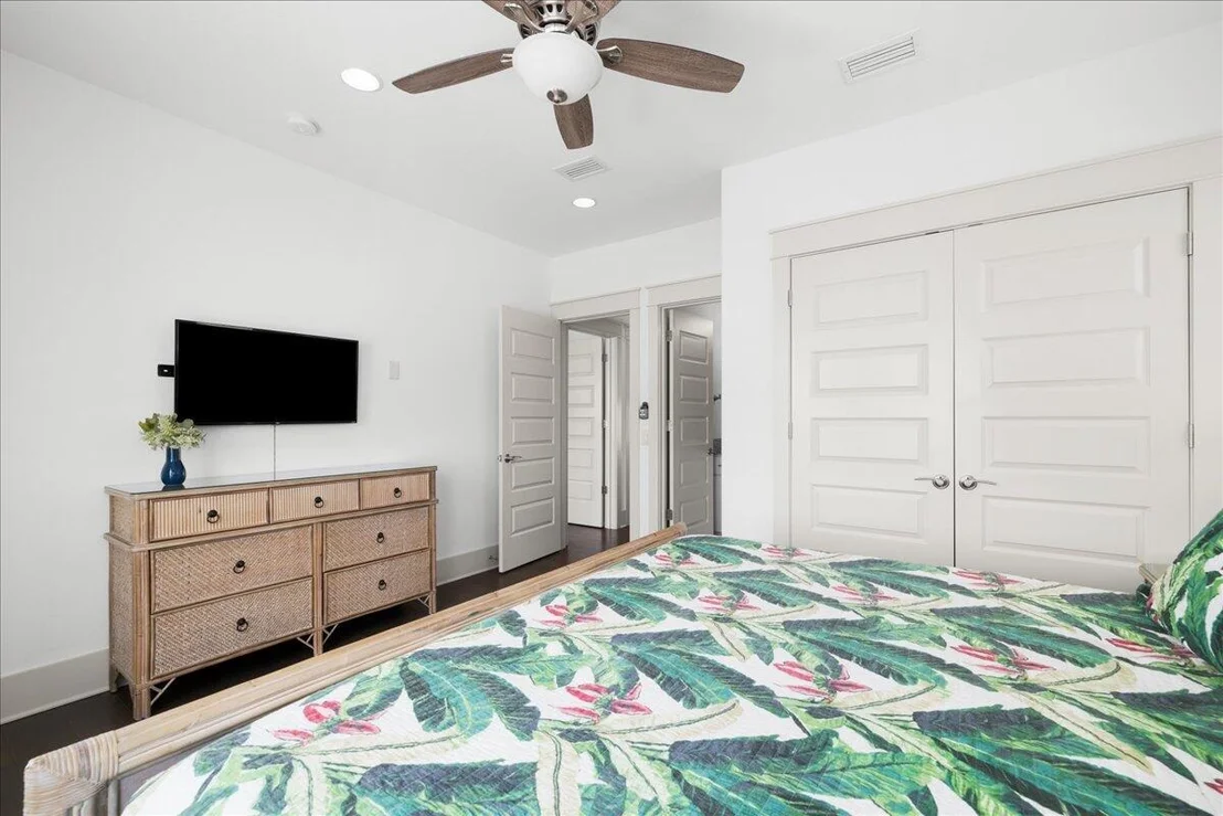 Photo of 275 Gulfview Circle