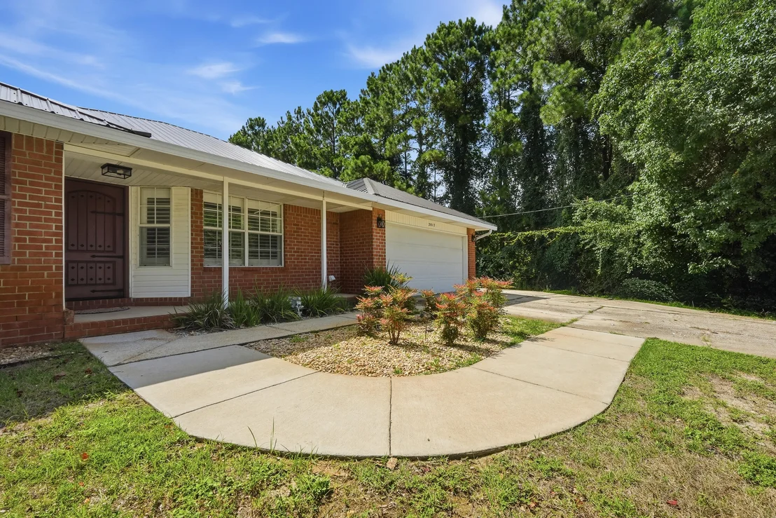 Photo of 2017 Candlewood Drive