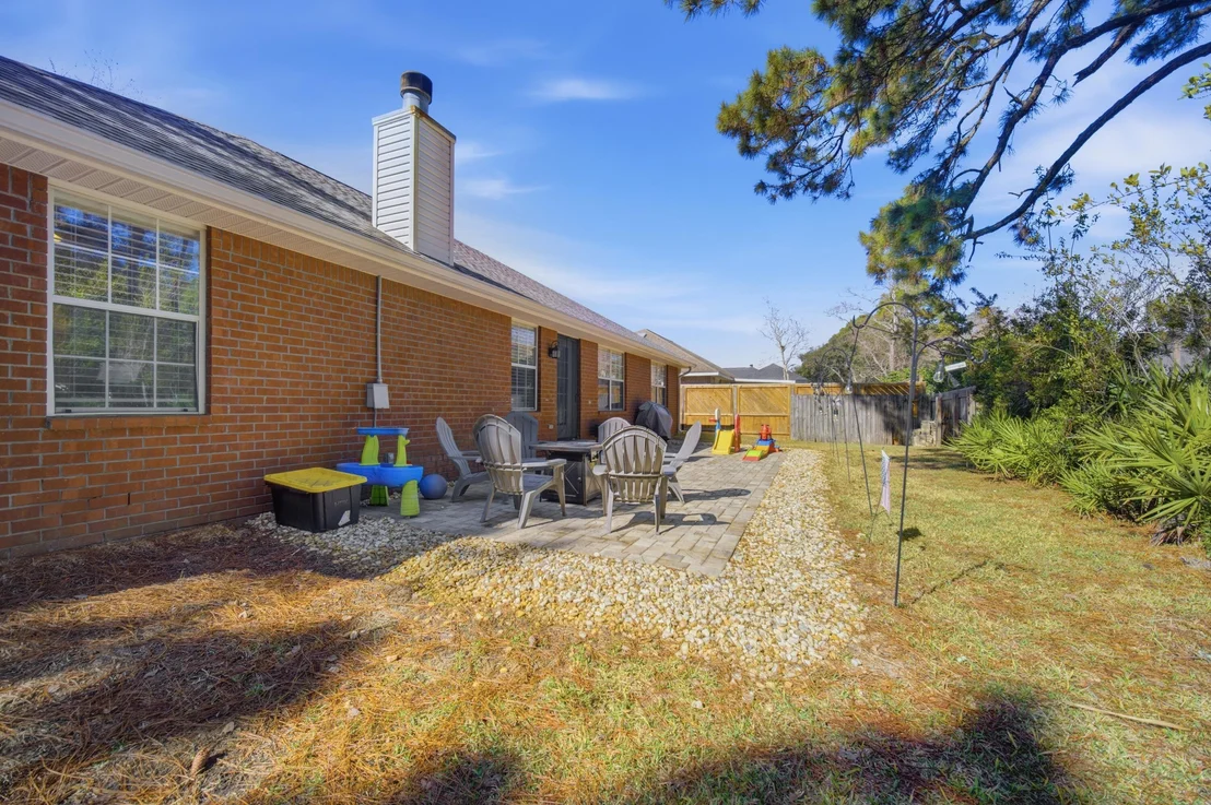 Photo of 346 Louise Circle