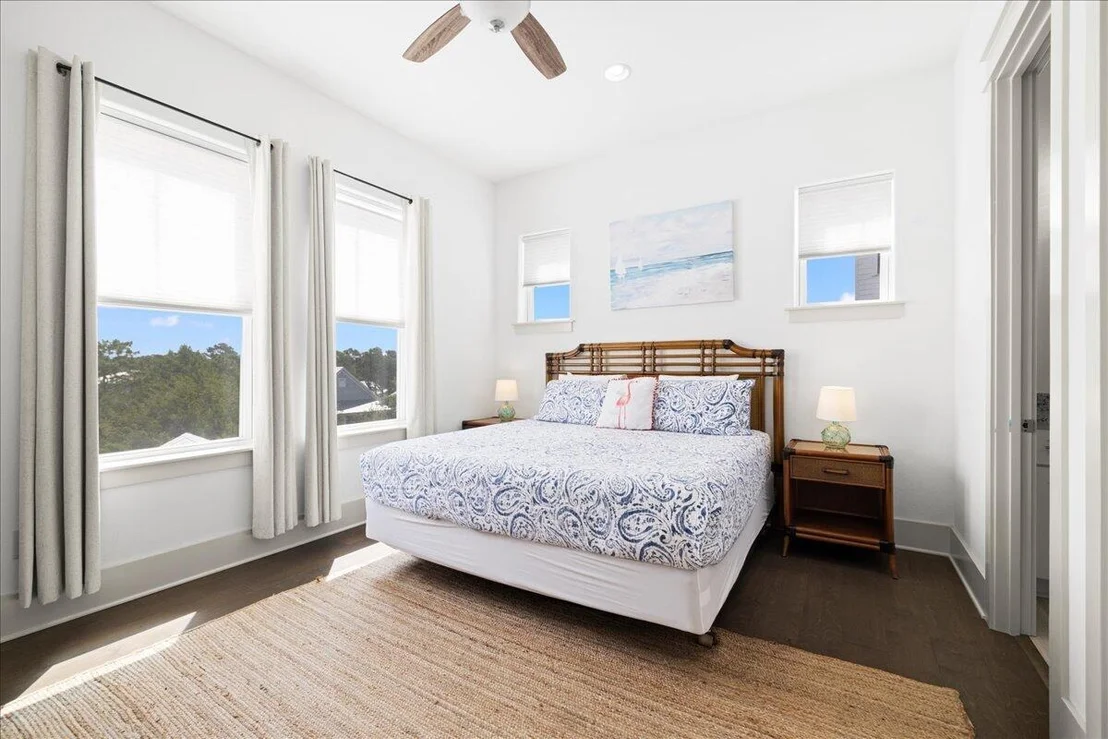 Photo of 275 Gulfview Circle