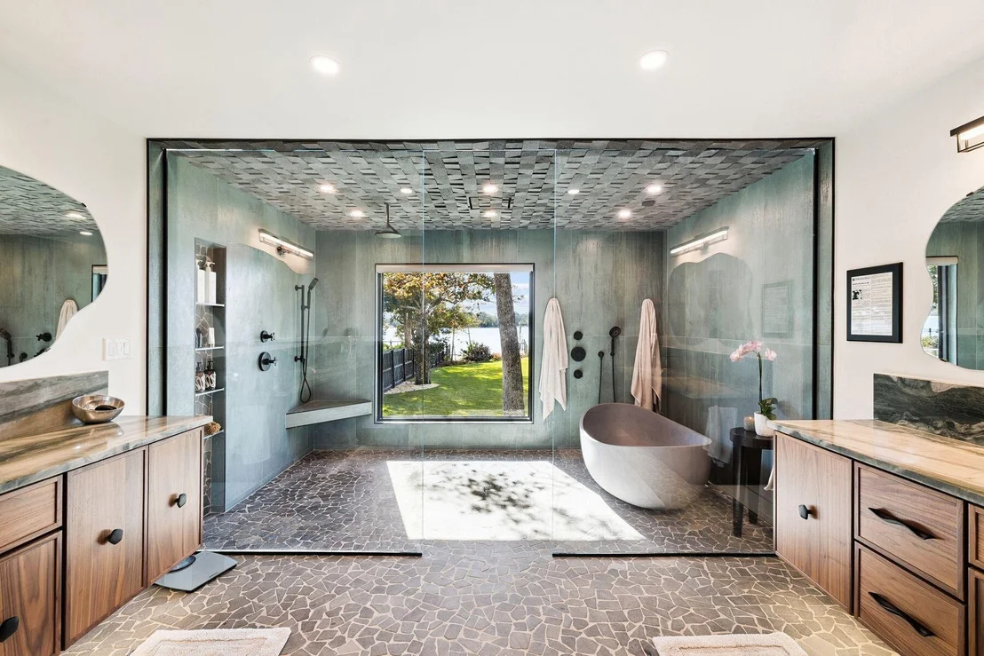 Photo of 1435 Bayshore Drive