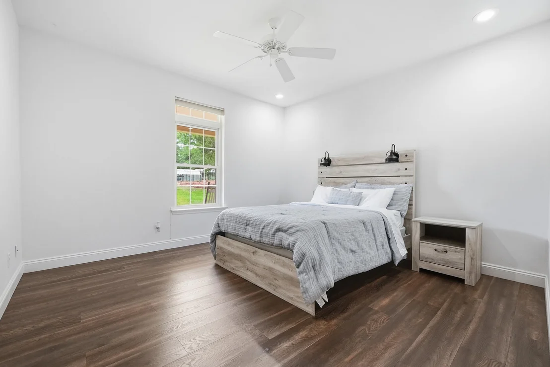 Photo of 4063 Lakeview Drive