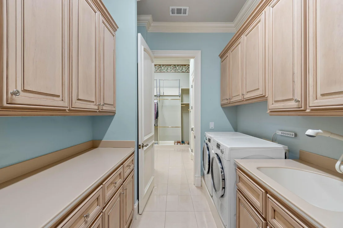 Photo of 4350 Stonebridge Road
