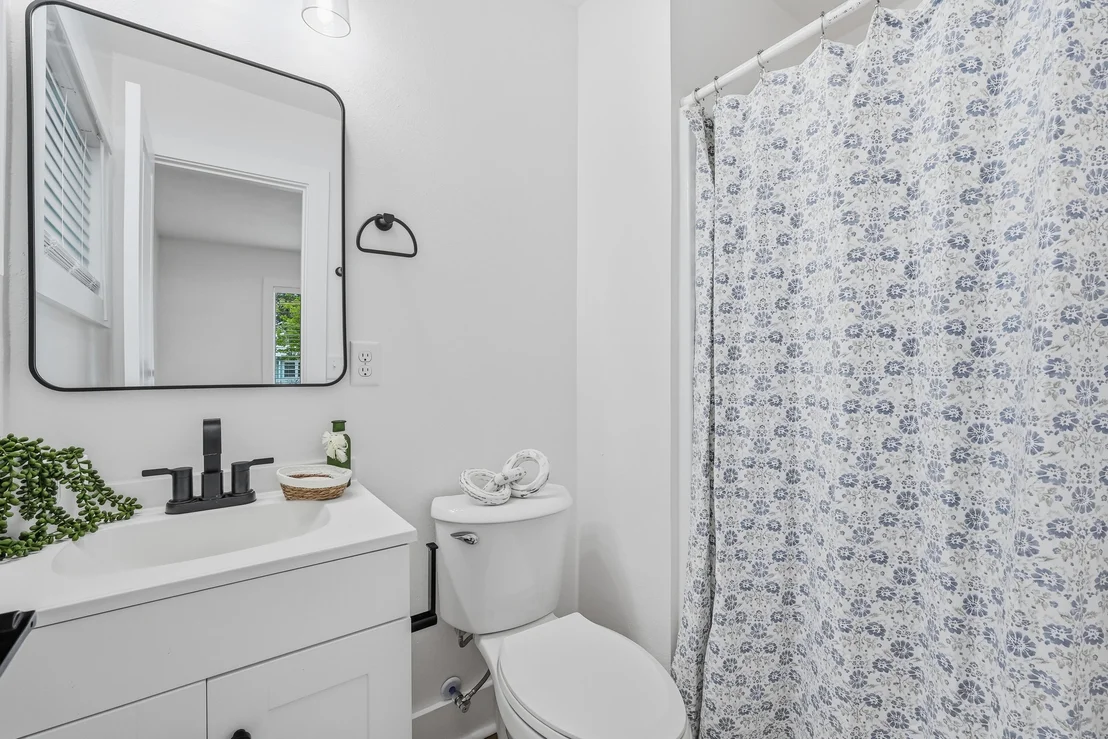 Photo of 640 Cornwall Terrace