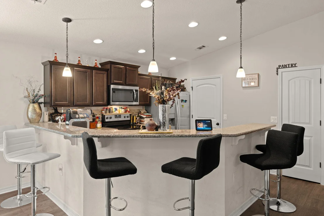 Photo of 124 Lillian Way