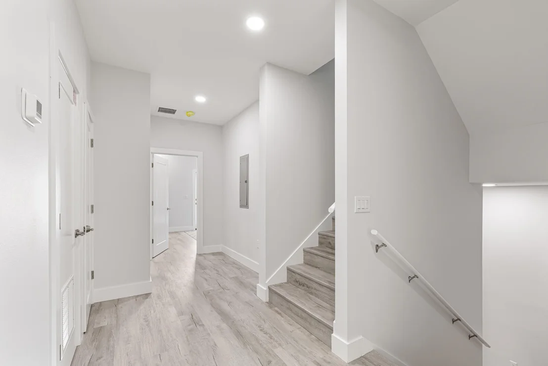 Photo of 39 Charlotte Avenue
