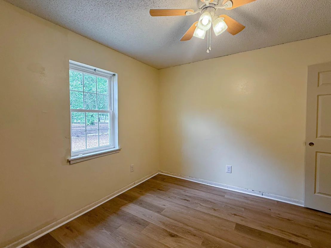 Photo of 5703 Old River Road