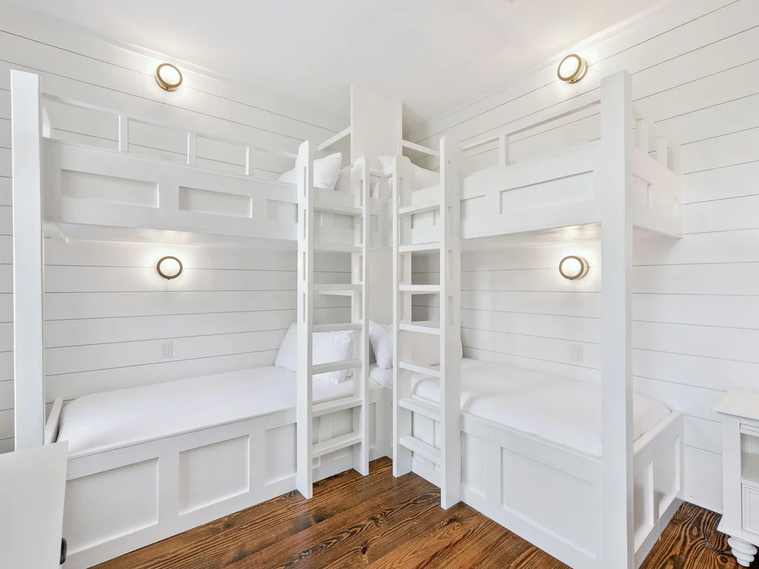 Photo of 384 Red Cedar Way