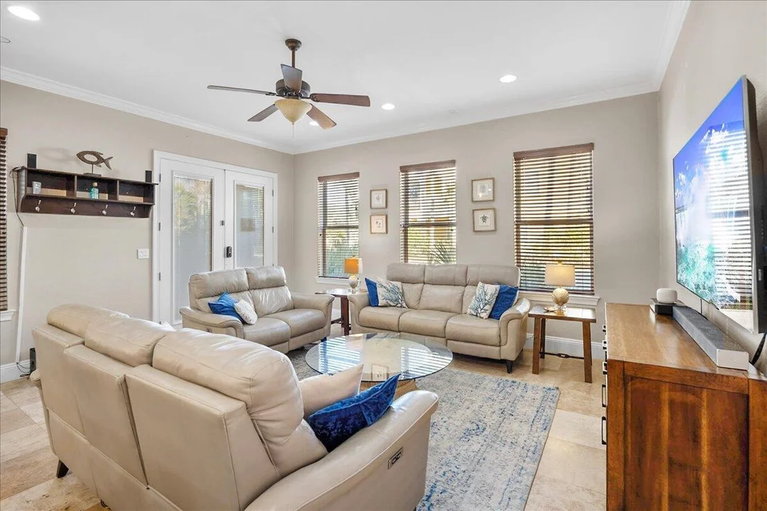 Photo of 210 W. Grand Key
