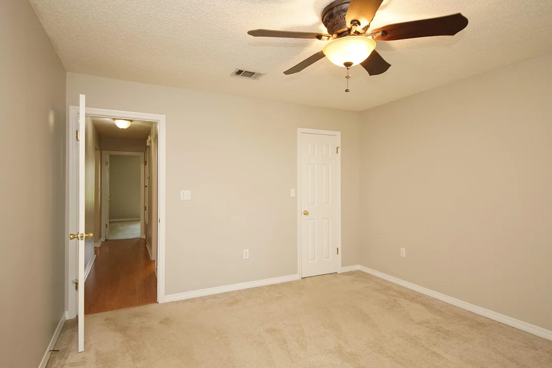 Photo of 1631 Parkside Circle