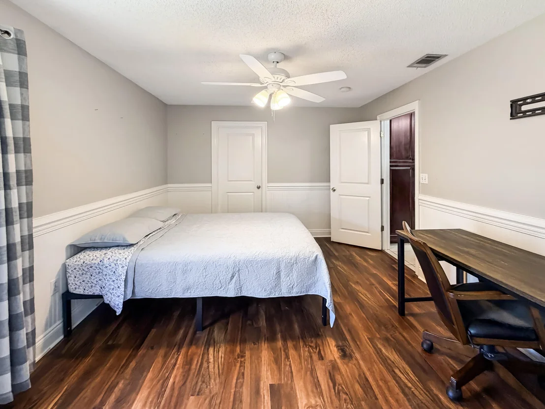 Photo of 3003 Colonial Circle