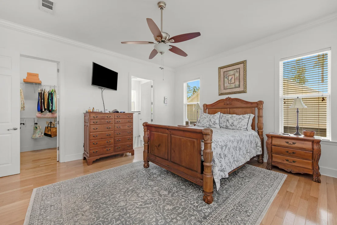 Photo of 1422 Lagrange Road