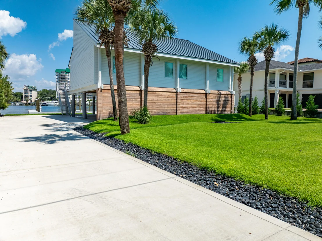 Photo of 611 Lagoon Drive