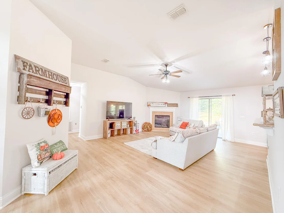 Photo of 6214 Flash Lane