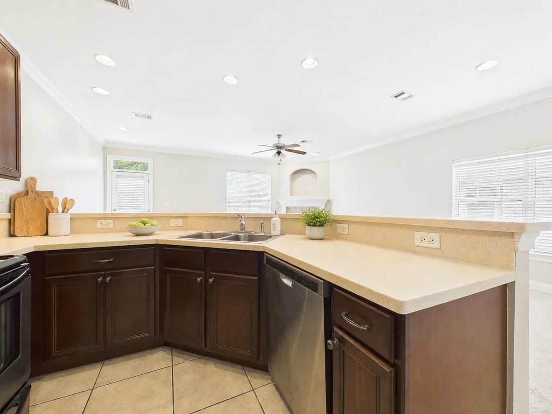 Photo of 321 Nathey Avenue