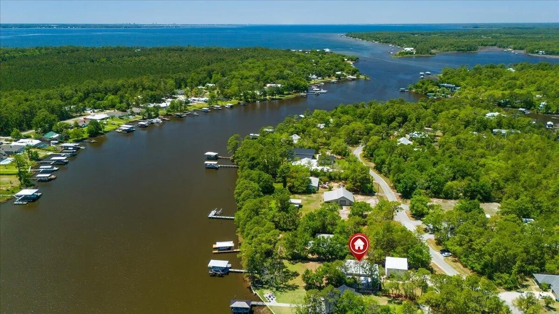 Photo of 103 W Bayou Forest Drive