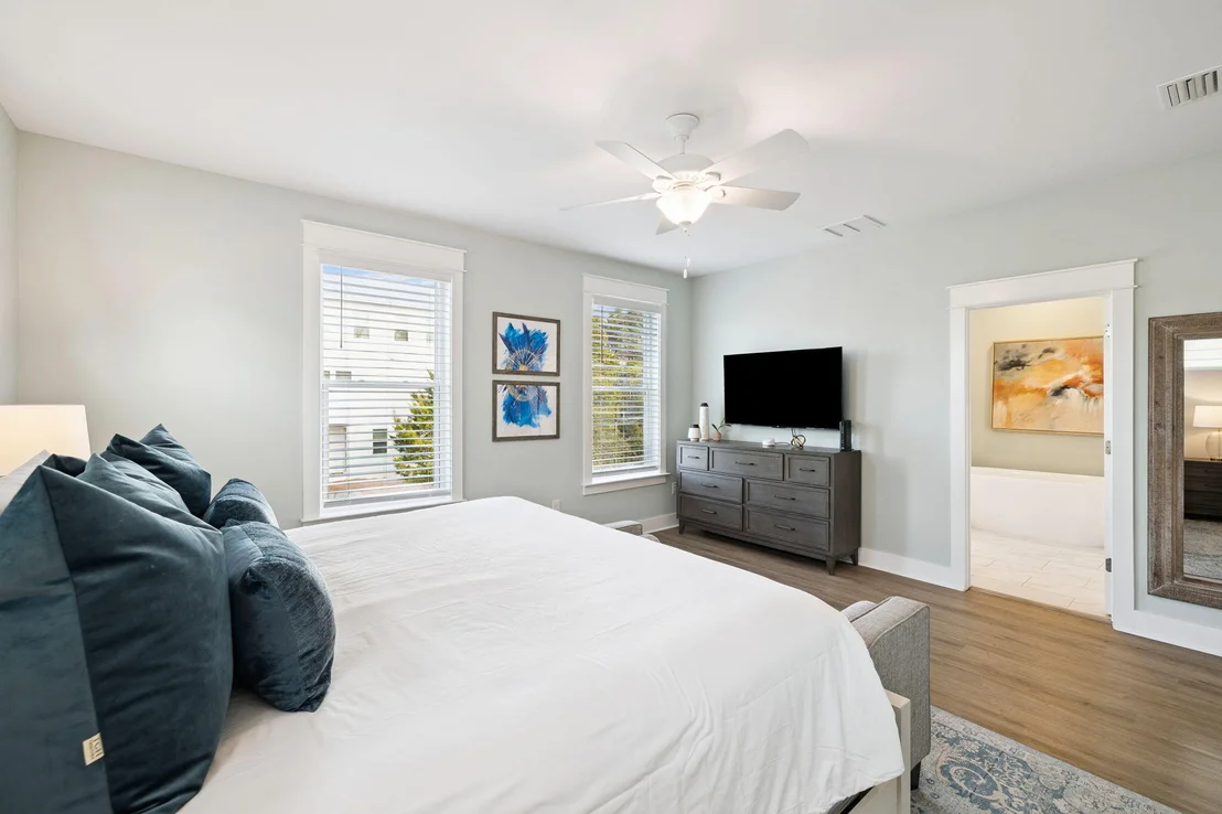 Photo of 345 Dolphin Drive