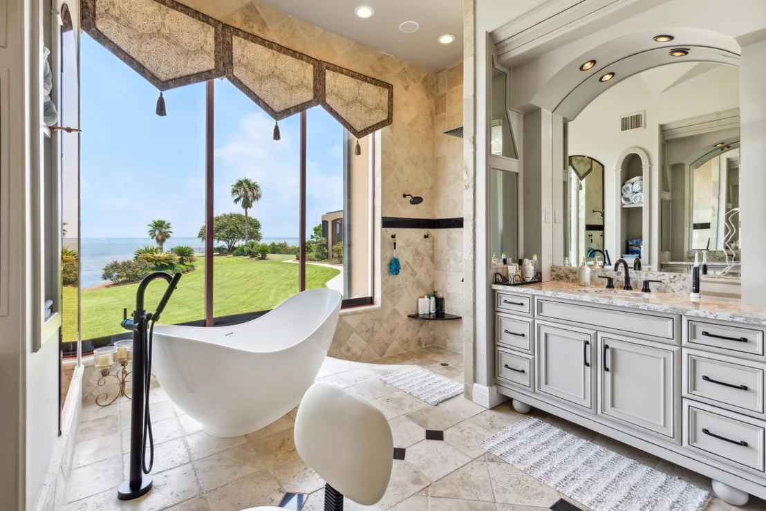 Photo of 4300 Breakwater Drive