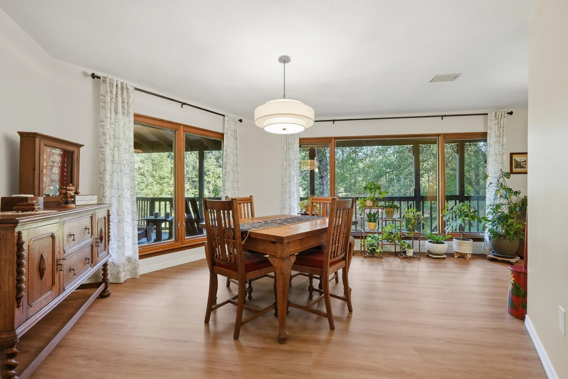 Photo of 5845 White Oak Drive