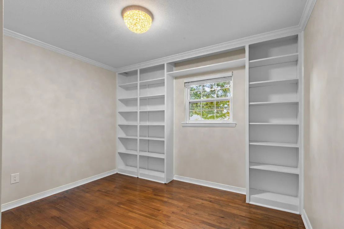 Photo of 5 Maple Avenue