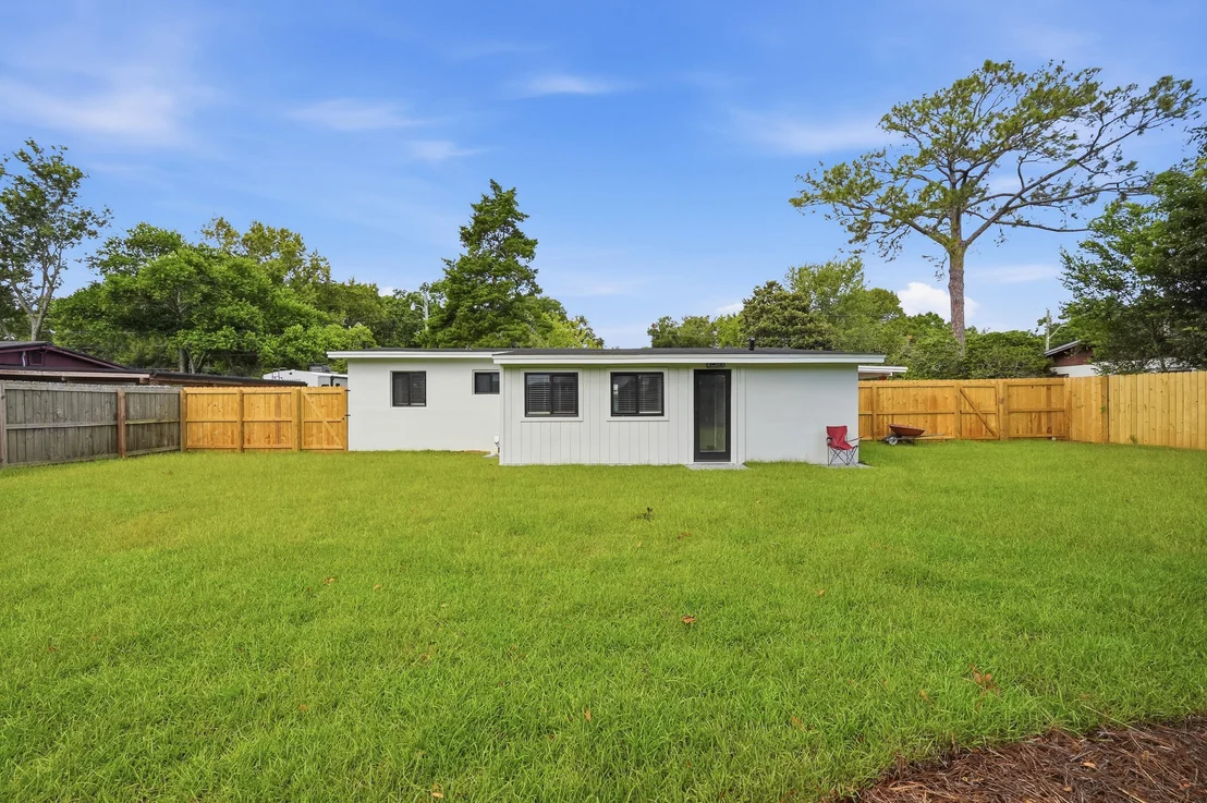 Photo of 640 Cornwall Terrace