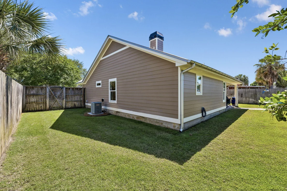 Photo of 331 Oleander Avenue