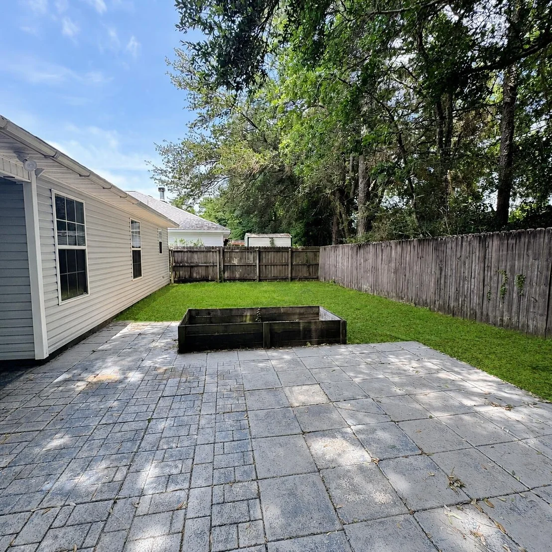 Photo of 1838 Brick Circle