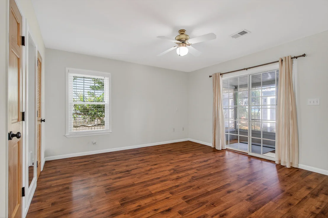 Photo of 186 Bayshore Drive