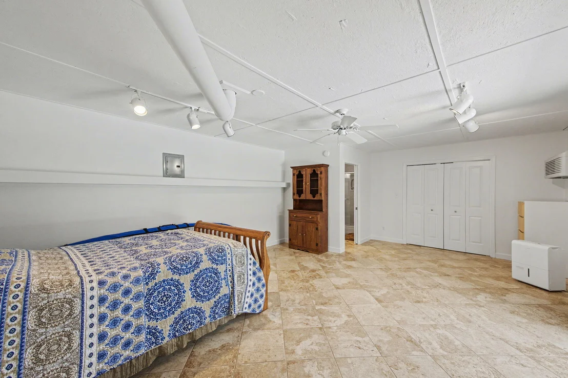 Photo of 2760 Edgewater Drive