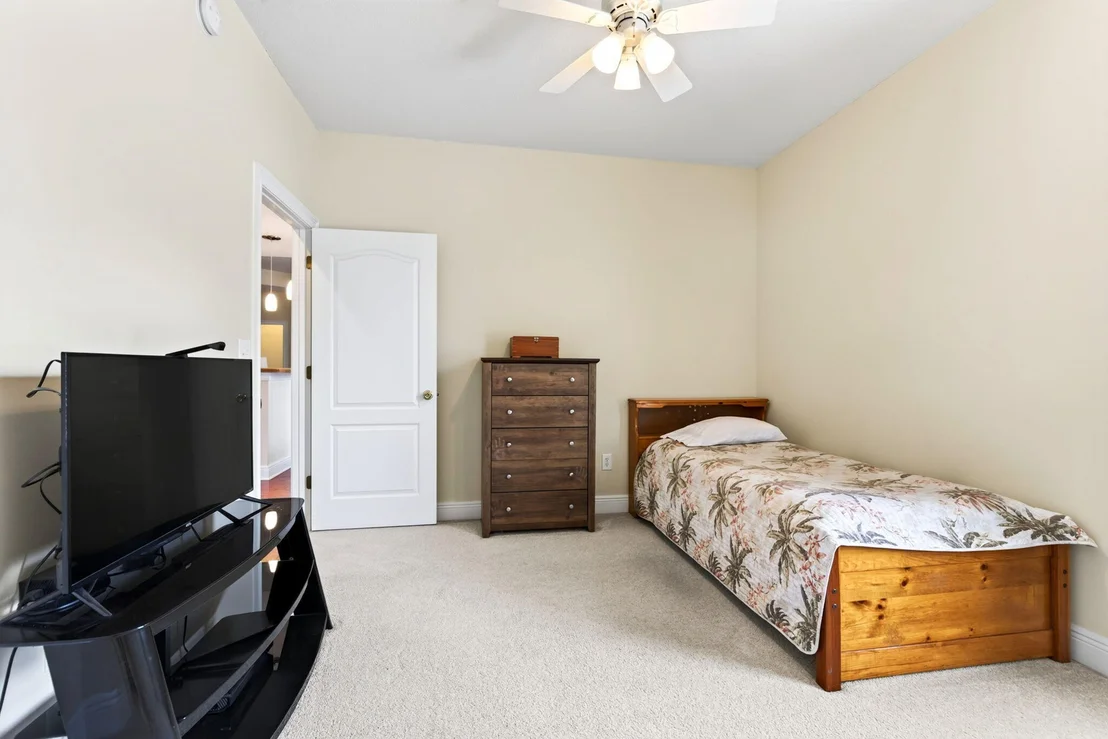 Photo of 601 W Lynn Brook