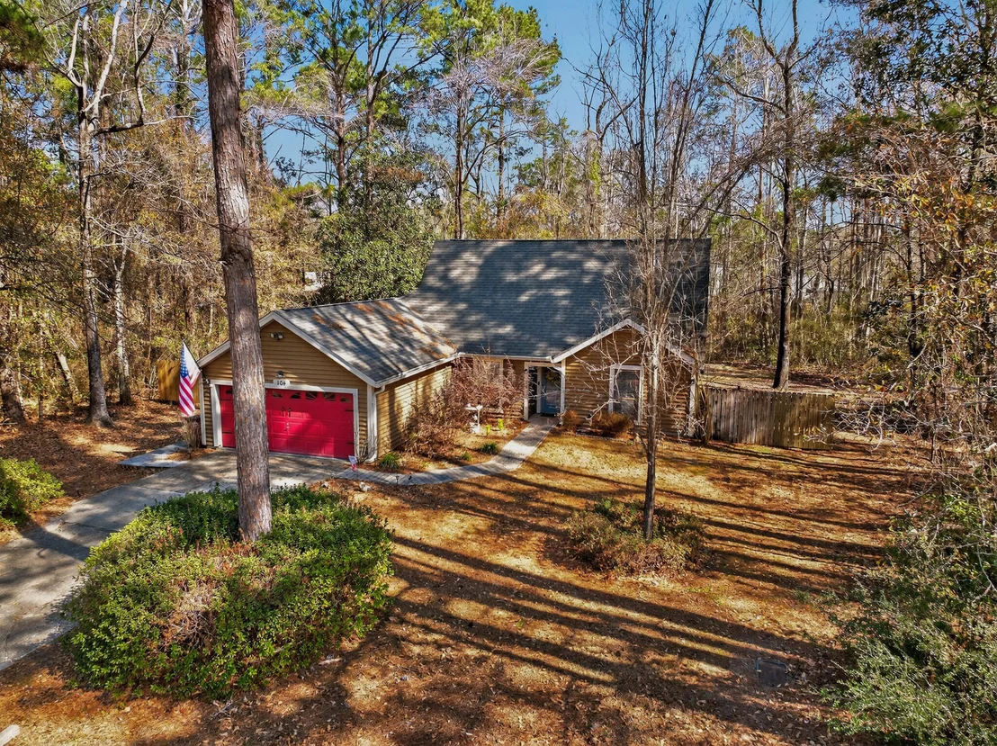 Photo of 104 Fairway Drive