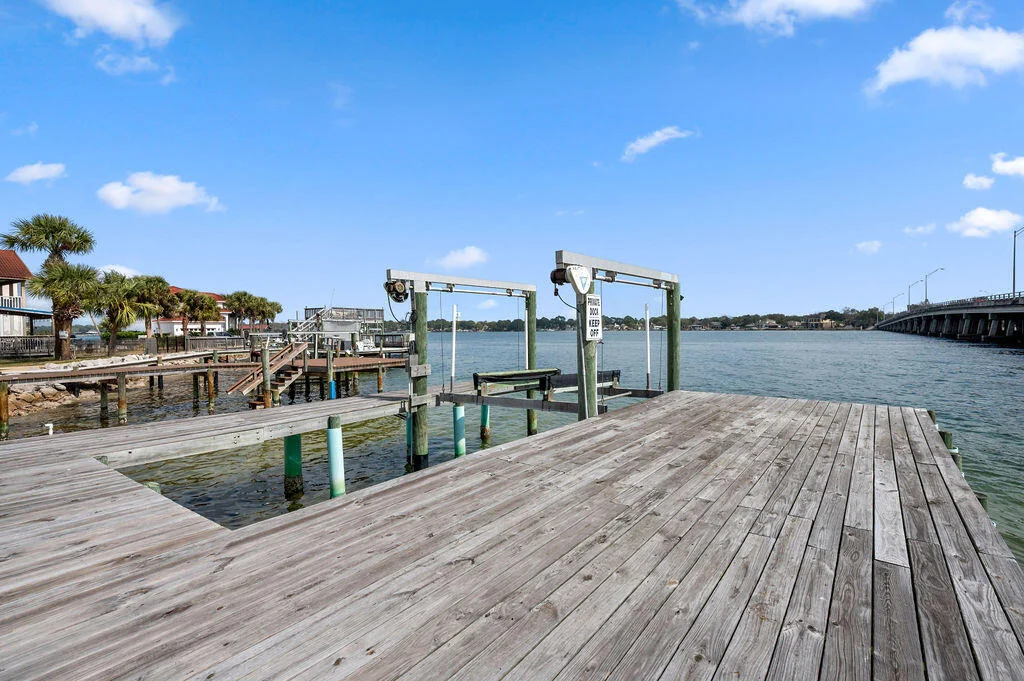 Photo of 901 Lighthouse Road
