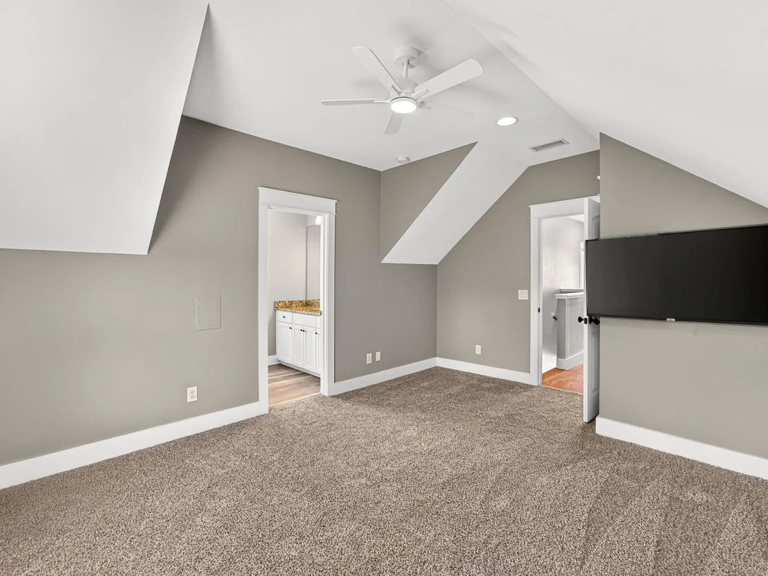 Photo of 328 Madison Circle