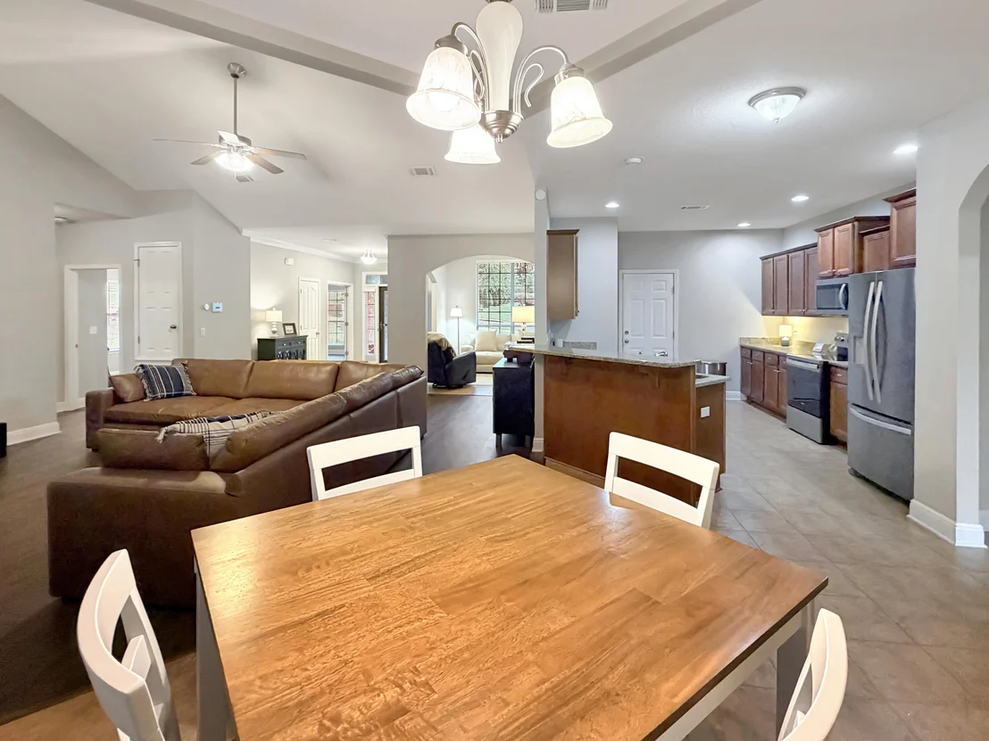 Photo of 616 Red Fern Road