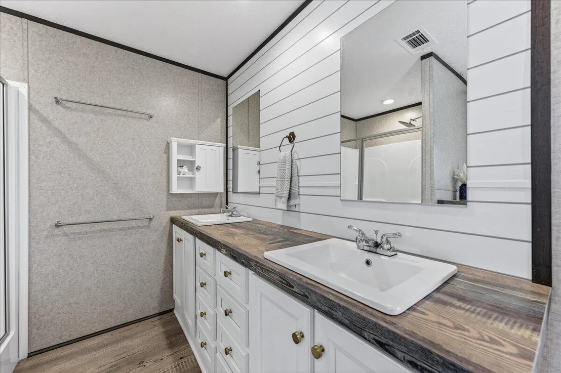 Photo of 4669 Thoroughbred Drive