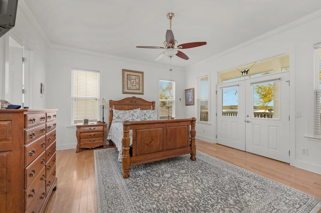 Photo of 1422 Lagrange Road