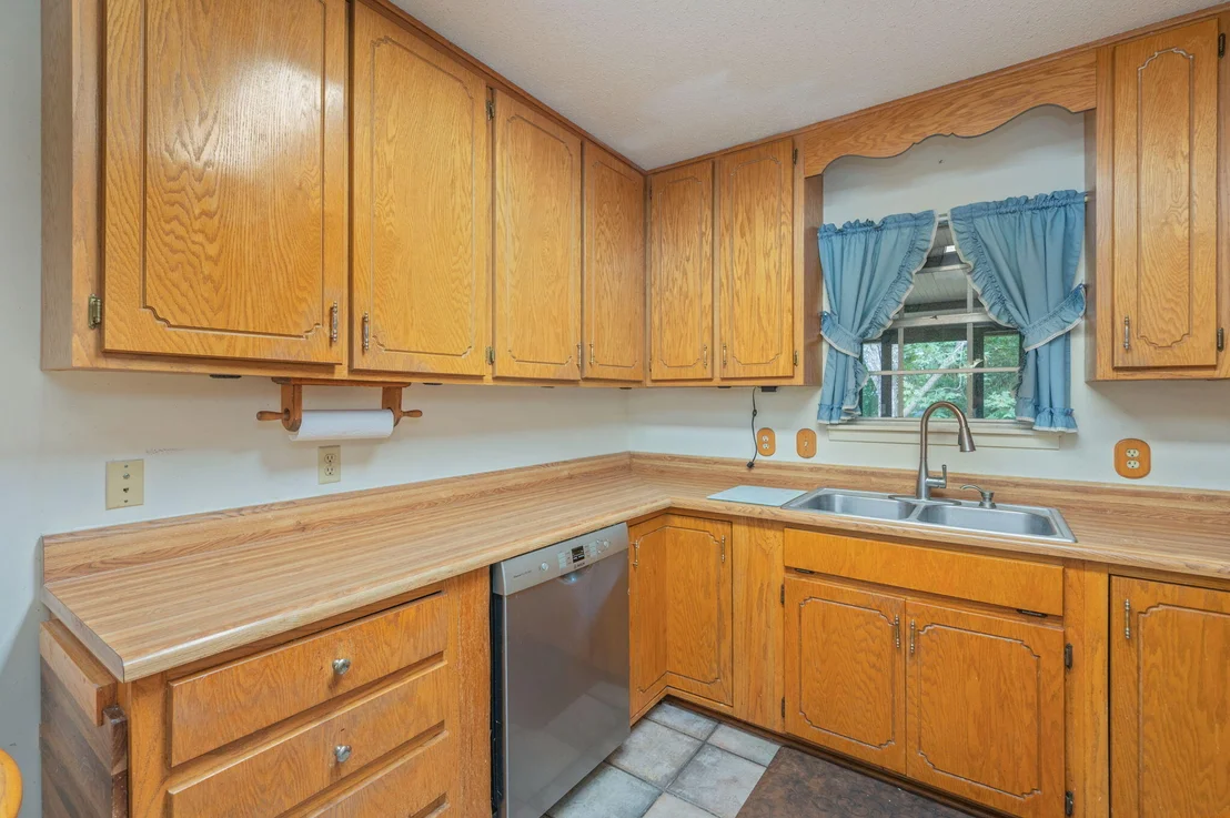 Photo of 17 8th Avenue