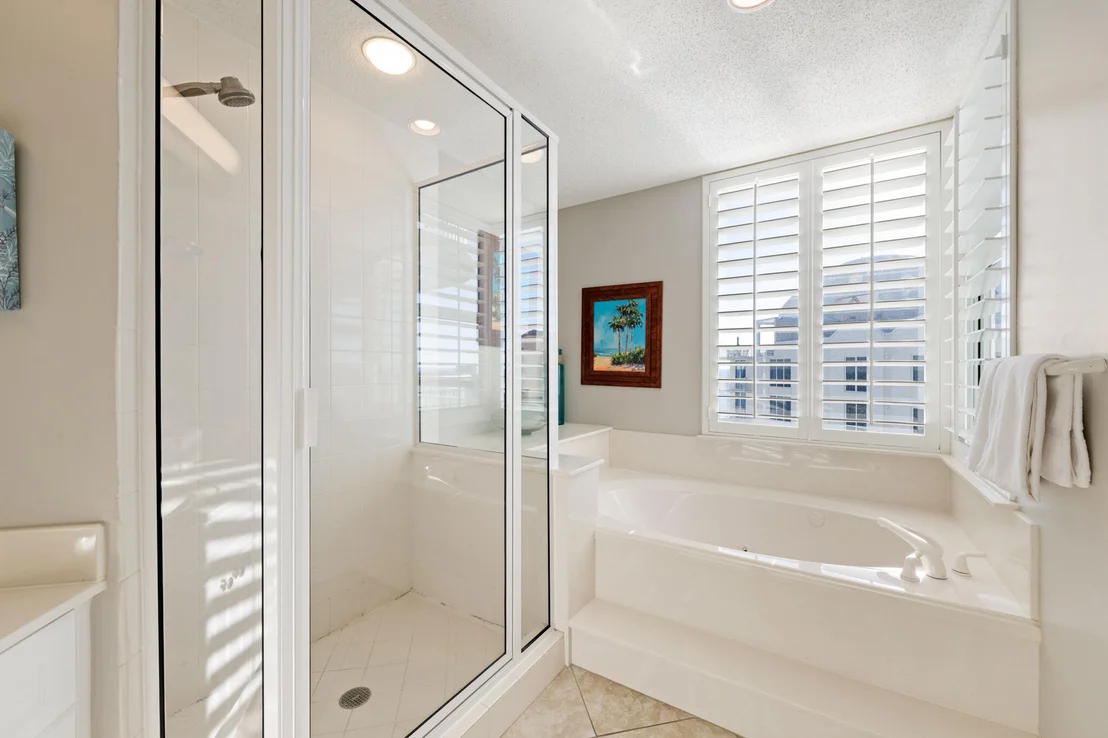 Photo of Unit PH2E at 8501 Gulf Boulevard