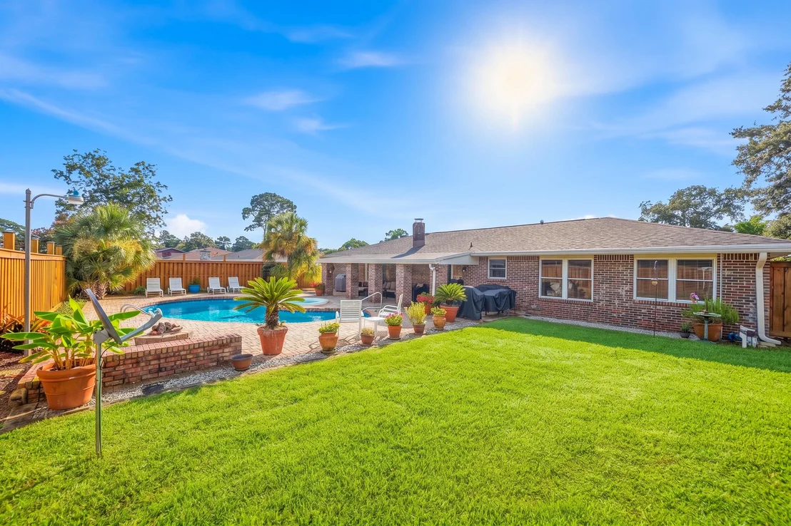 Photo of 18 Pebble Beach Drive