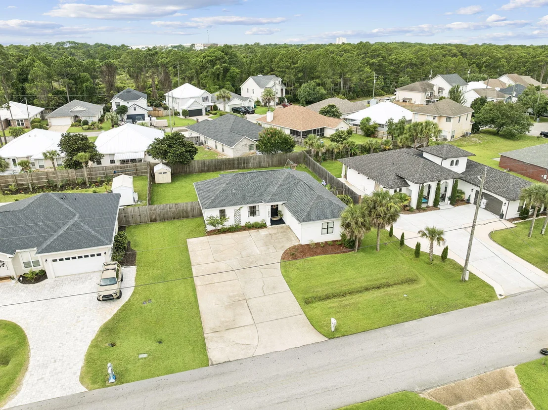 Photo of 1025 Forest Shore Drive