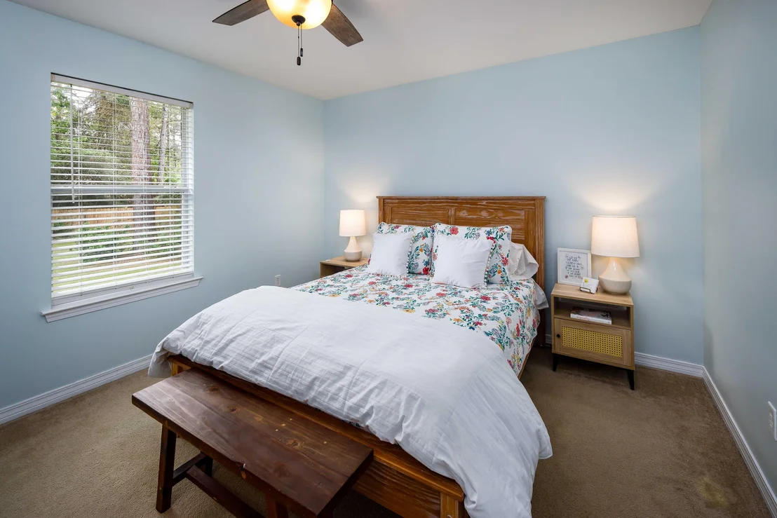 Photo of 2400 Crescent Road